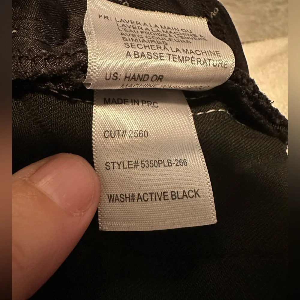 EUC- Articles of Society Black Sarah skinny jeans w/white race stripe frayed hem